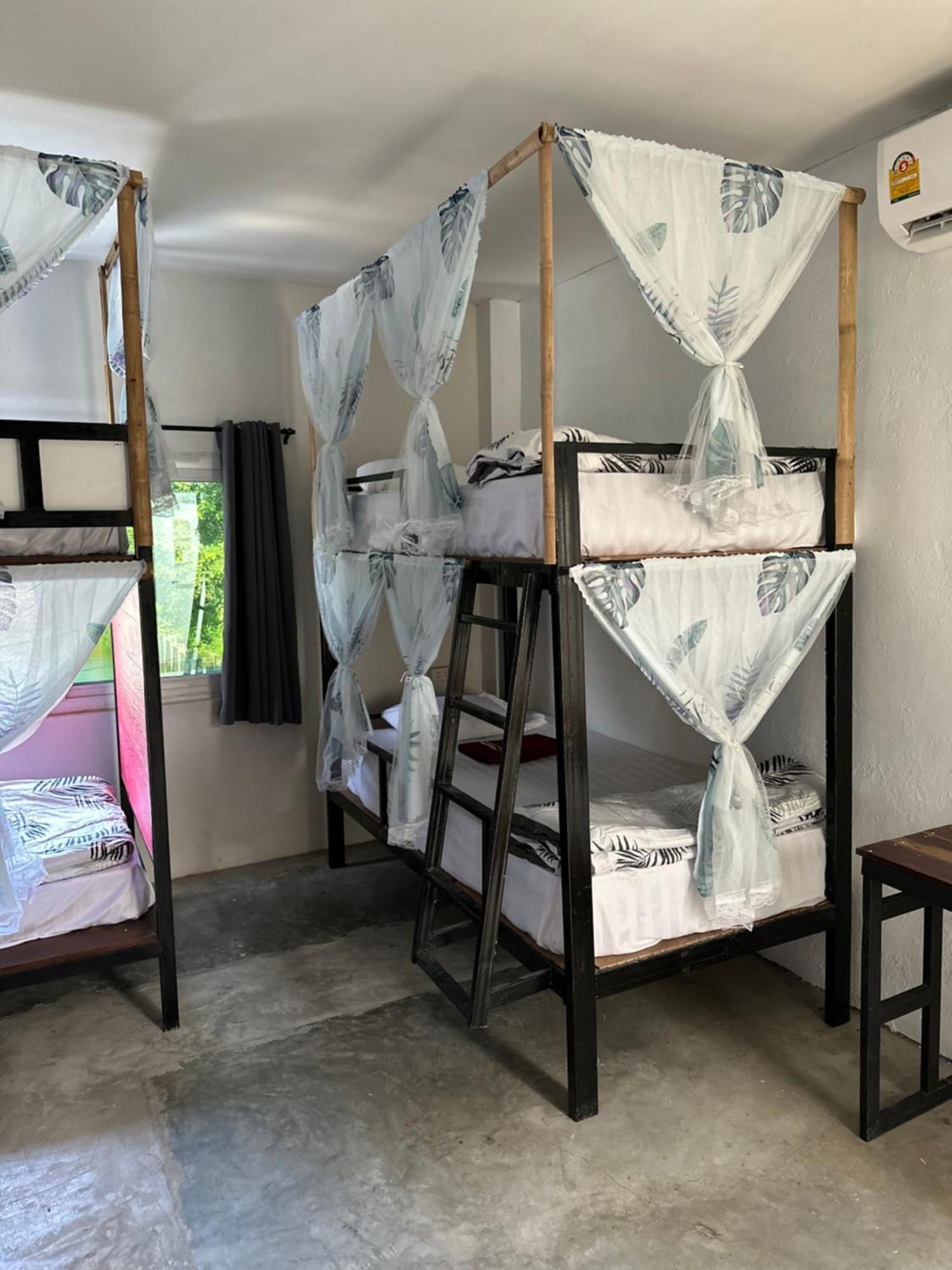 Mbar Hostel Hatrin Kültér fotó